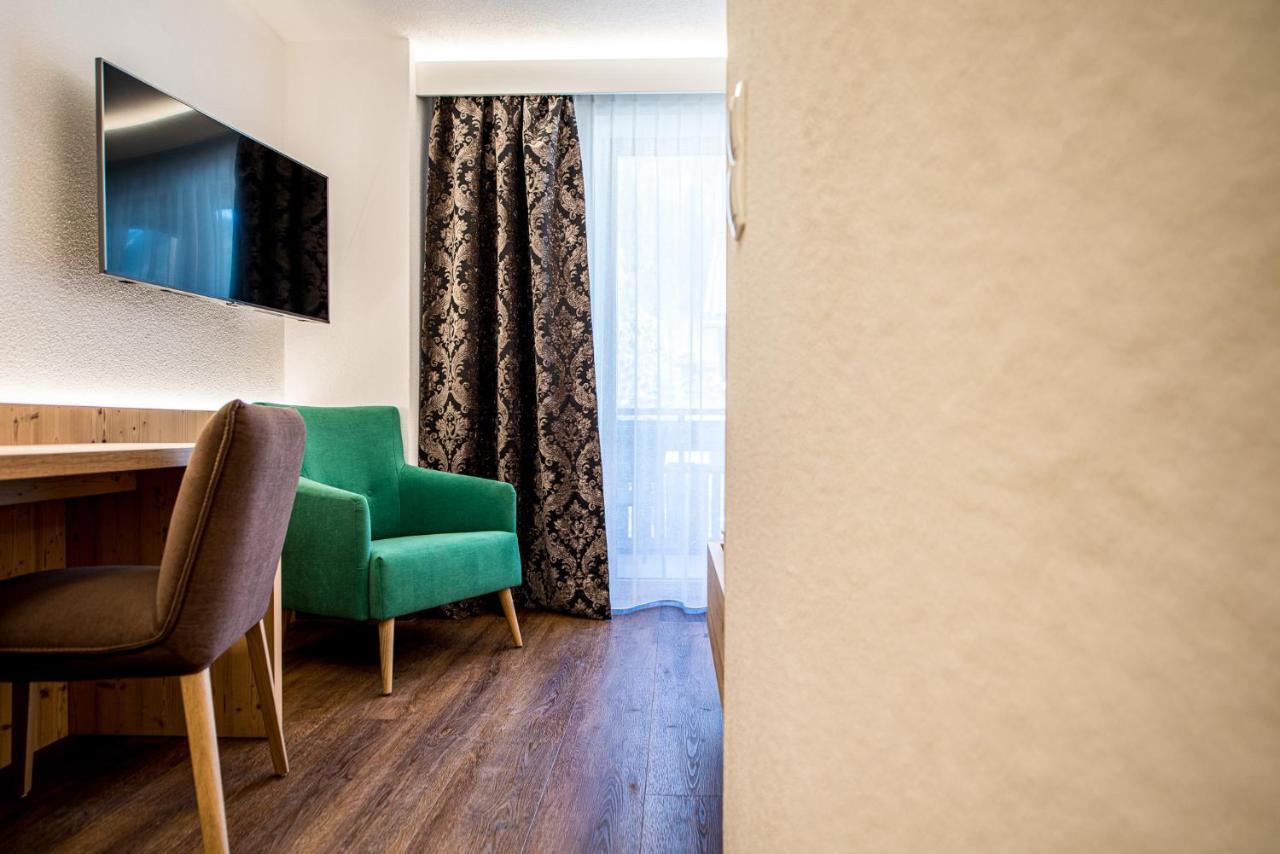 Alphotel Stocker Alpine Wellnesshotel Campo Tures Esterno foto