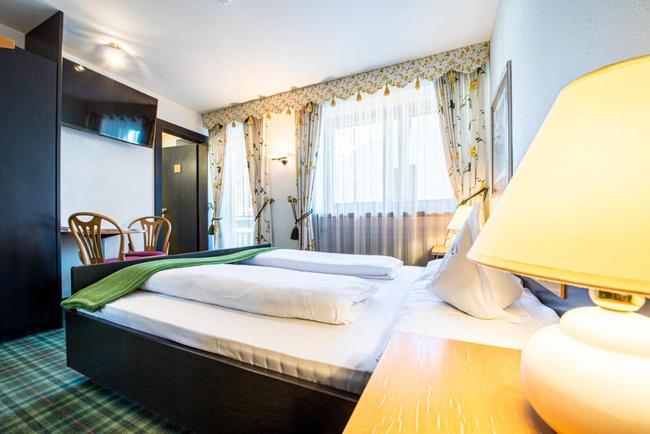 Alphotel Stocker Alpine Wellnesshotel Campo Tures Esterno foto
