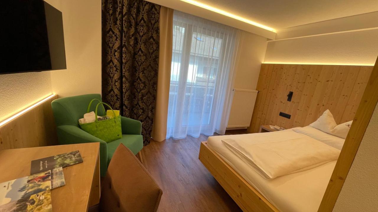 Alphotel Stocker Alpine Wellnesshotel Campo Tures Esterno foto