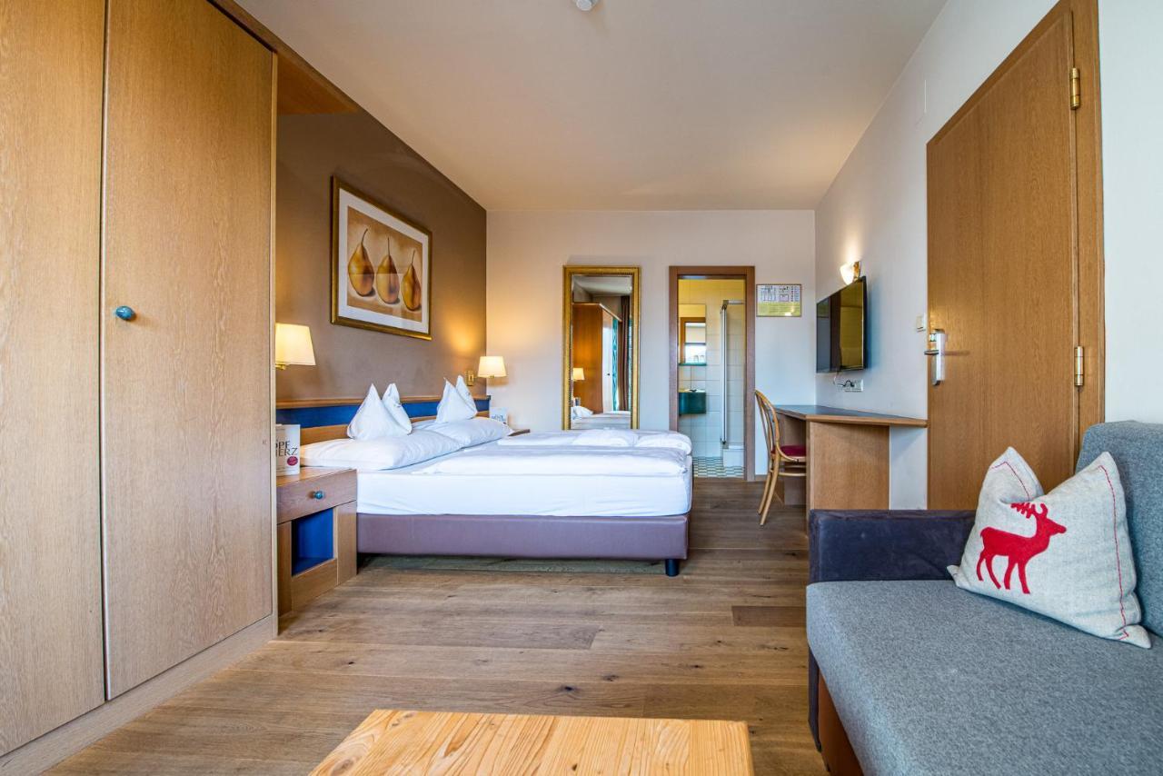 Alphotel Stocker Alpine Wellnesshotel Campo Tures Esterno foto