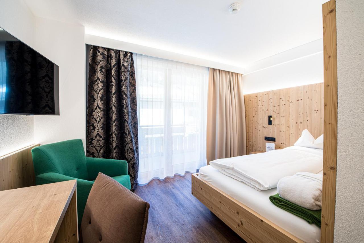 Alphotel Stocker Alpine Wellnesshotel Campo Tures Esterno foto