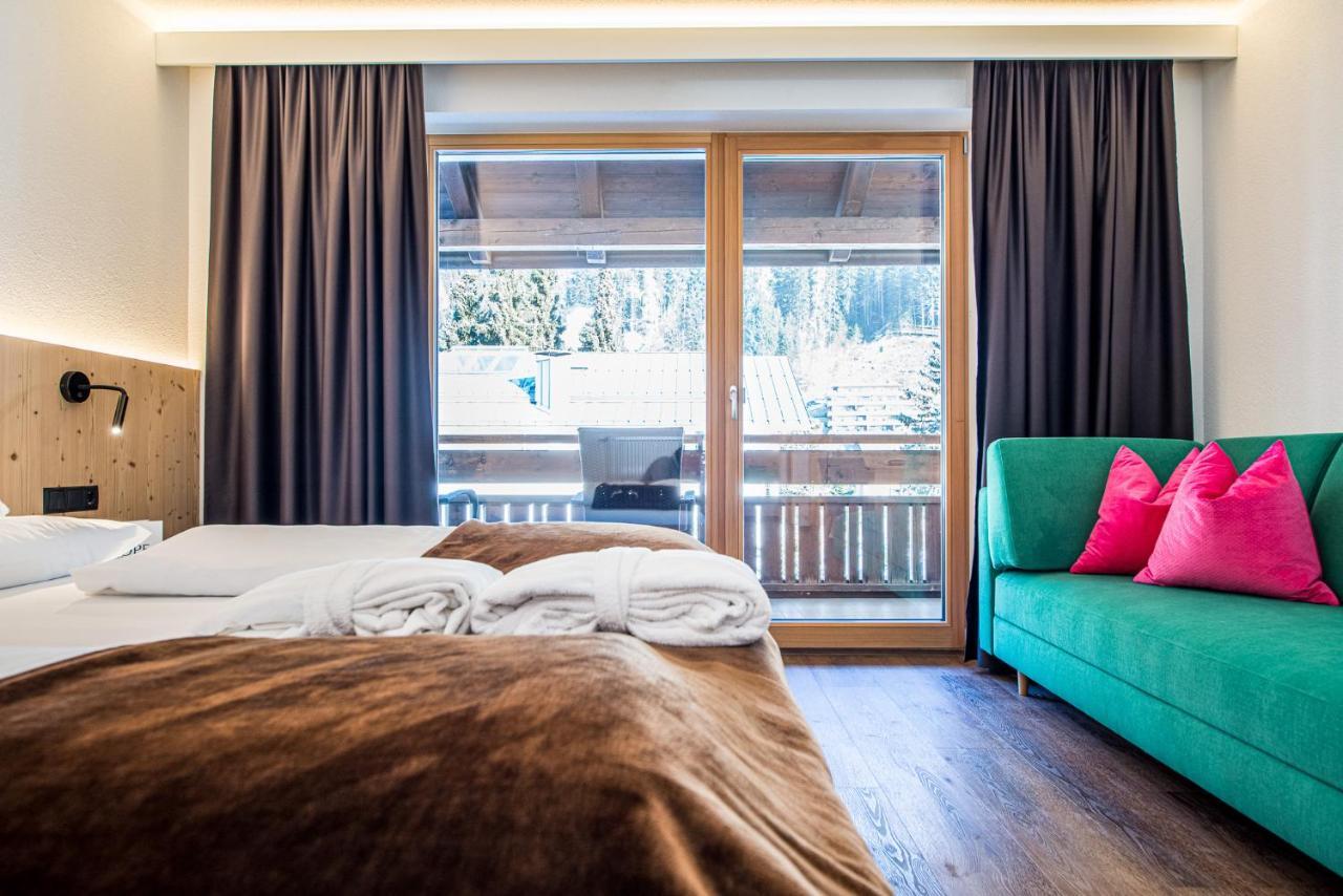 Alphotel Stocker Alpine Wellnesshotel Campo Tures Esterno foto