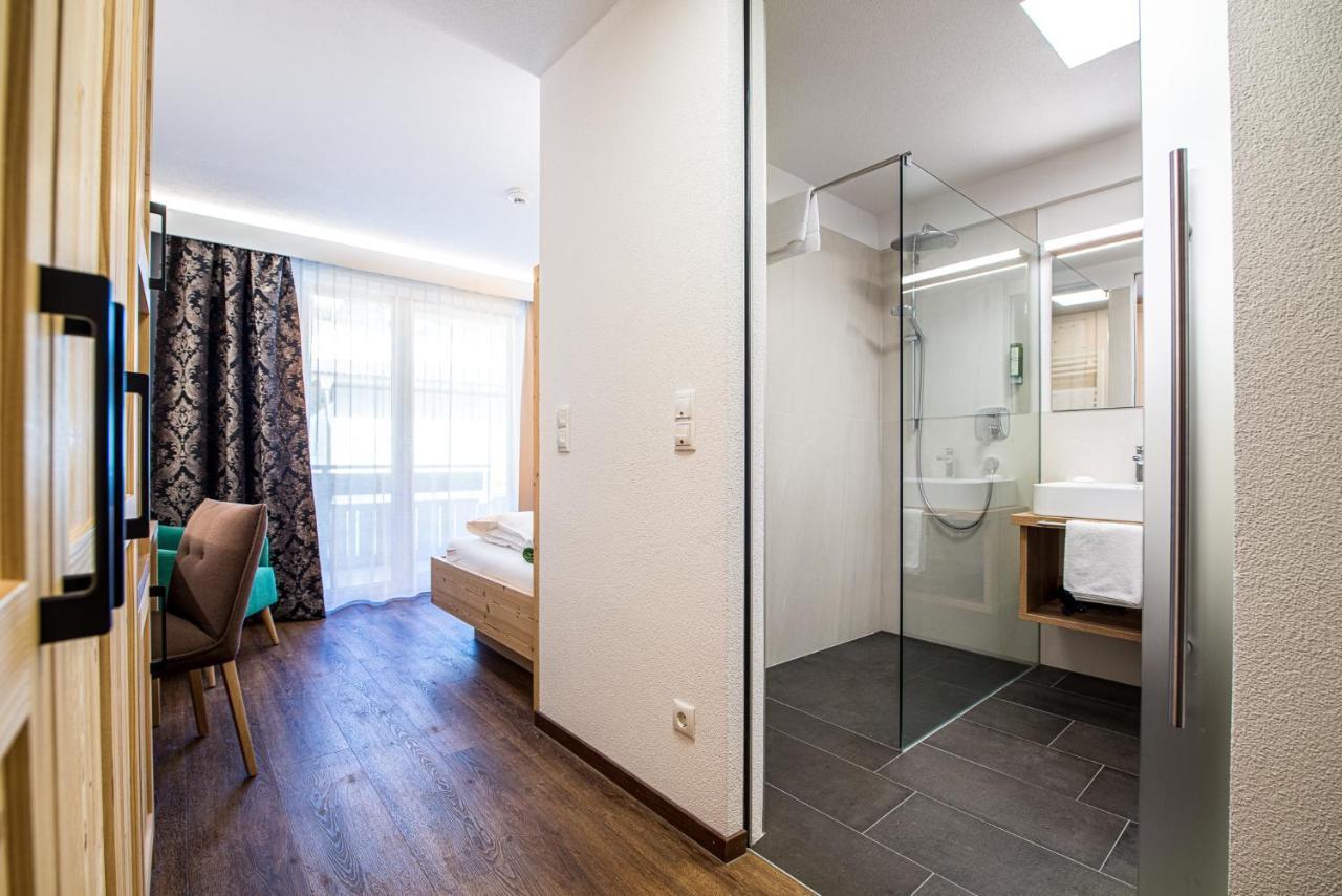 Alphotel Stocker Alpine Wellnesshotel Campo Tures Esterno foto