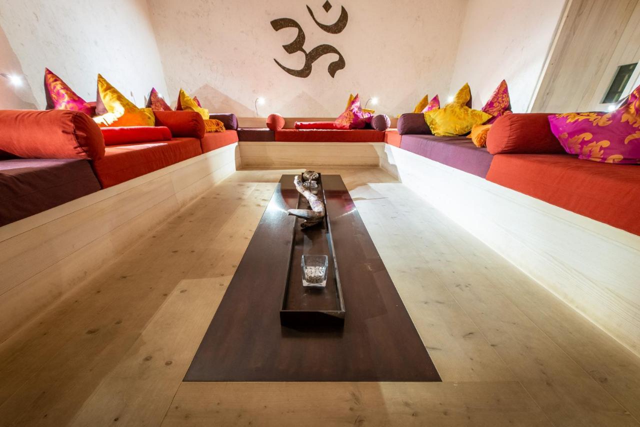 Alphotel Stocker Alpine Wellnesshotel Campo Tures Esterno foto