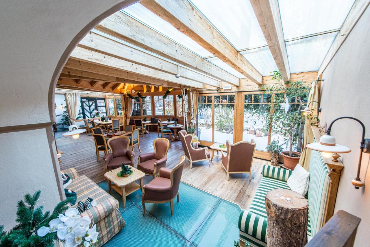 Alphotel Stocker Alpine Wellnesshotel Campo Tures Esterno foto