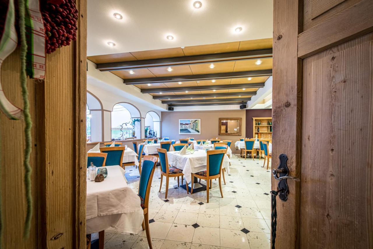 Alphotel Stocker Alpine Wellnesshotel Campo Tures Esterno foto