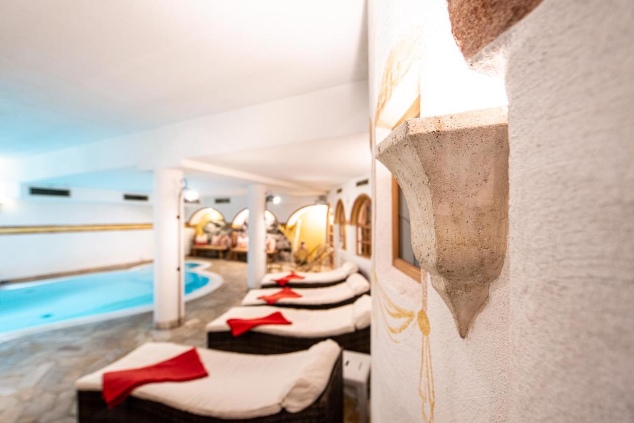 Alphotel Stocker Alpine Wellnesshotel Campo Tures Esterno foto