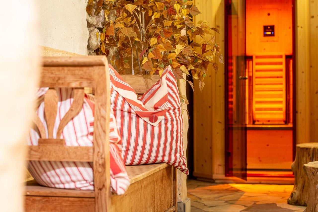 Alphotel Stocker Alpine Wellnesshotel Campo Tures Esterno foto