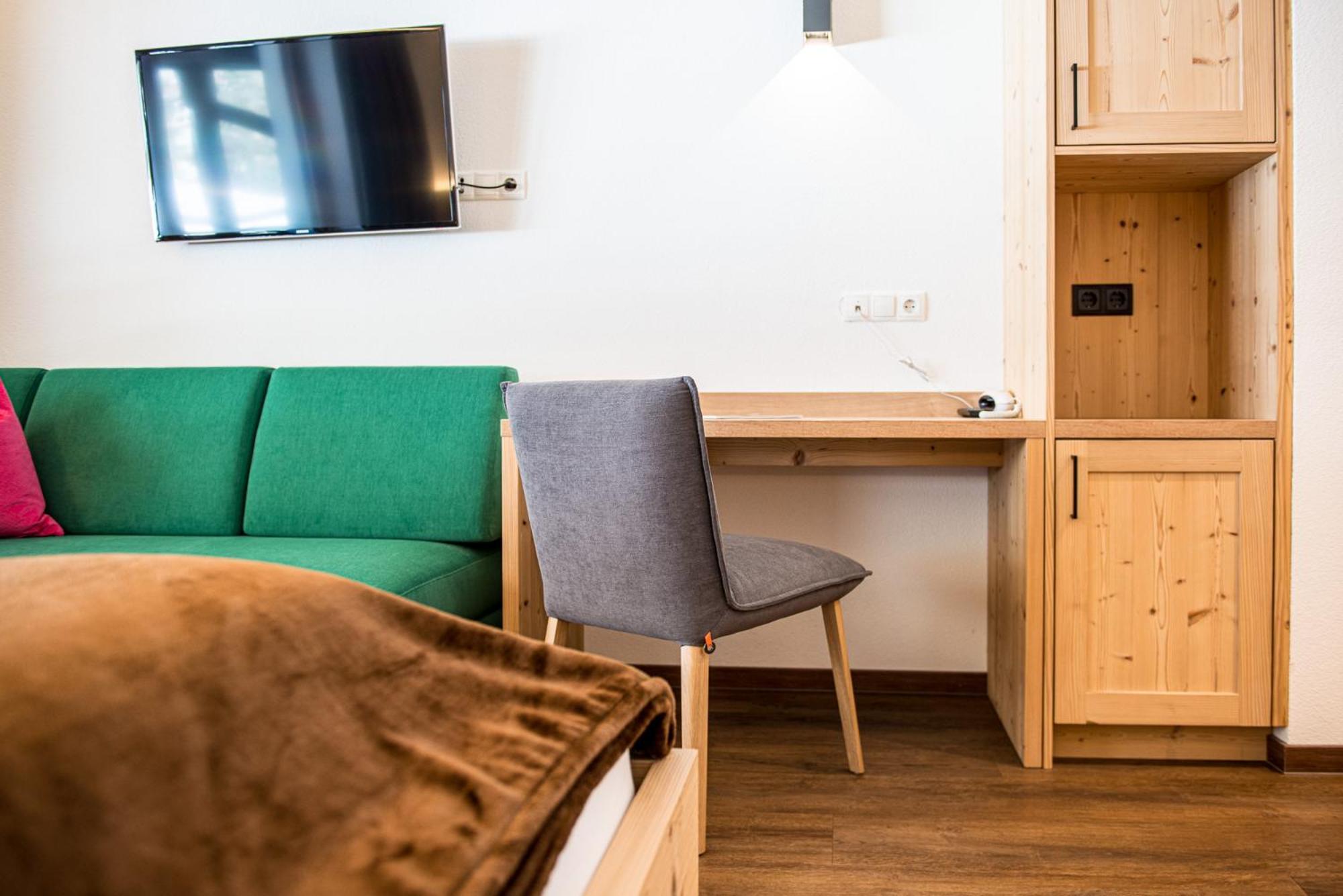 Alphotel Stocker Alpine Wellnesshotel Campo Tures Esterno foto