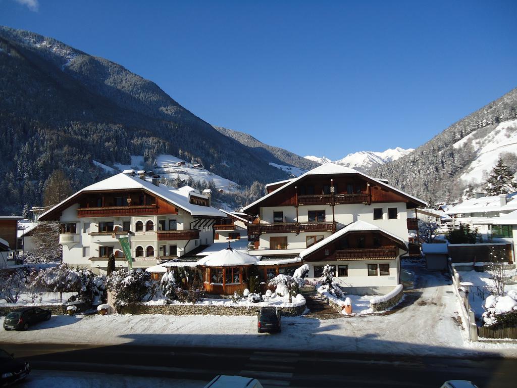 Alphotel Stocker Alpine Wellnesshotel Campo Tures Esterno foto
