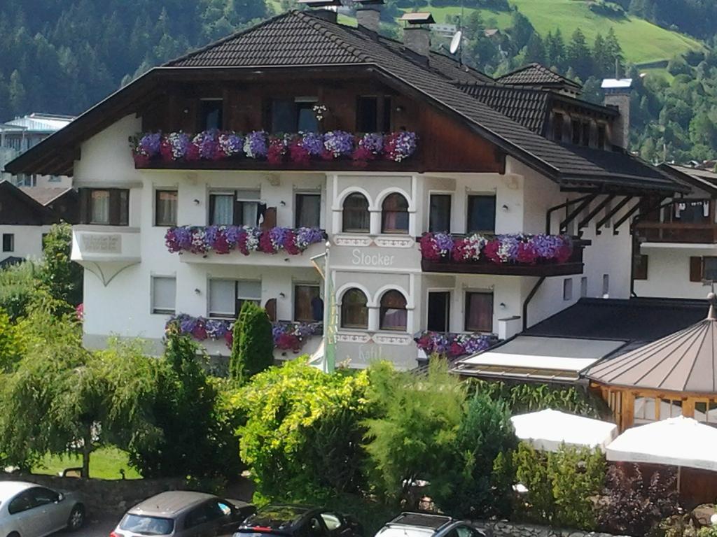 Alphotel Stocker Alpine Wellnesshotel Campo Tures Esterno foto